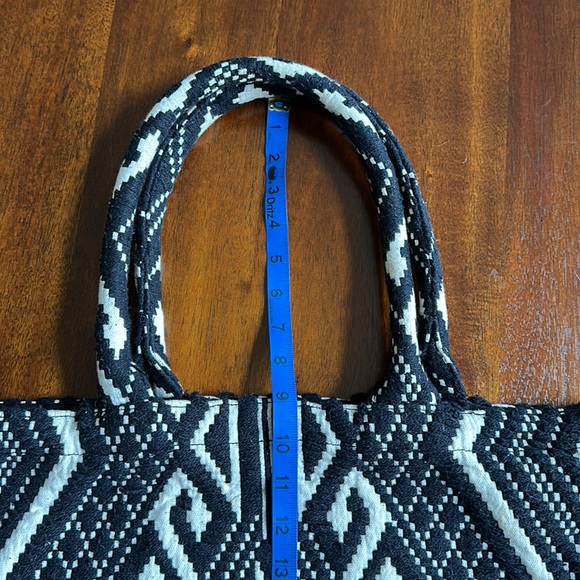 Loft Textured Bag Southwest Inspired Pattern - Picture 4 of 8